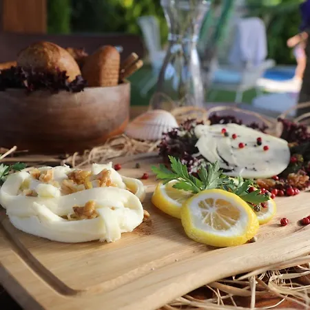 Viola (adults Only) Alacati