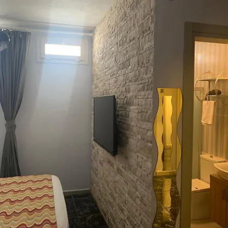 Viola (adults Only) מלון