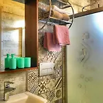 Viola (adults Only) 2* Αλακάτι